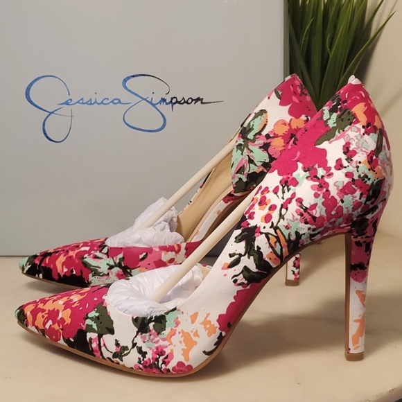 Jessica Simpson Pumps - Picture 1 of 4